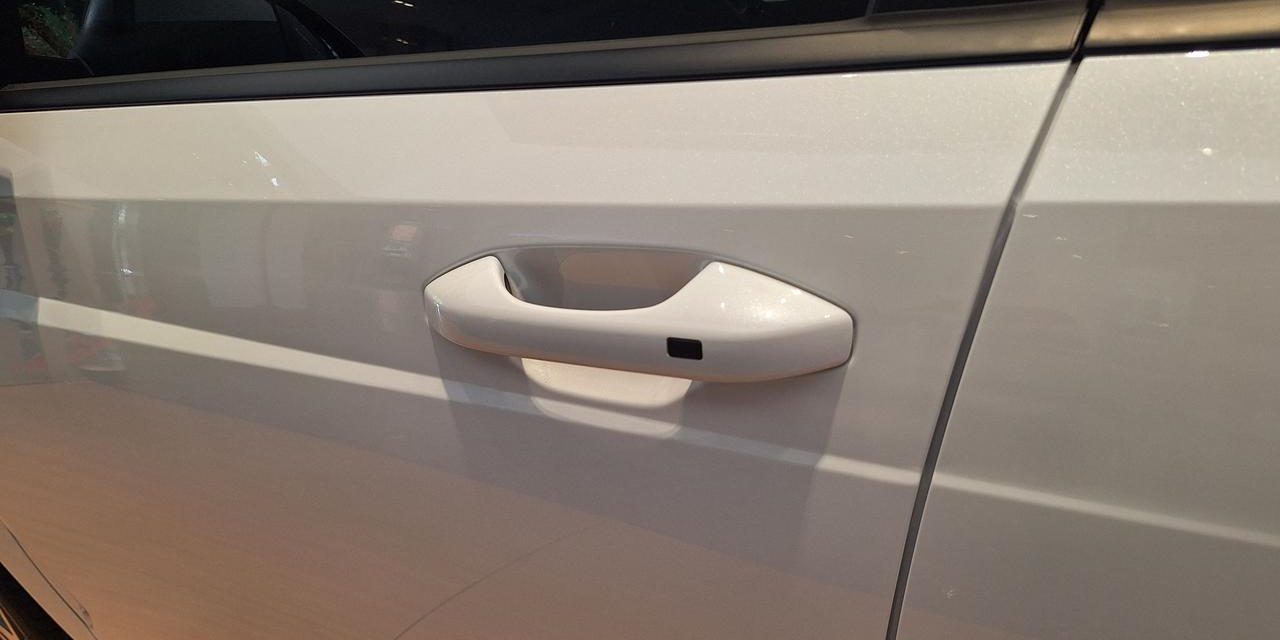 Mobil Mengeluarkan Setrum, Bahaya Atau Sekadar Listrik Statis?