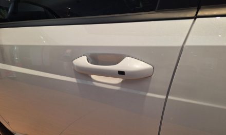 Mobil Mengeluarkan Setrum, Bahaya Atau Sekadar Listrik Statis?