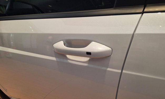 Mobil Mengeluarkan Setrum, Bahaya Atau Sekadar Listrik Statis?